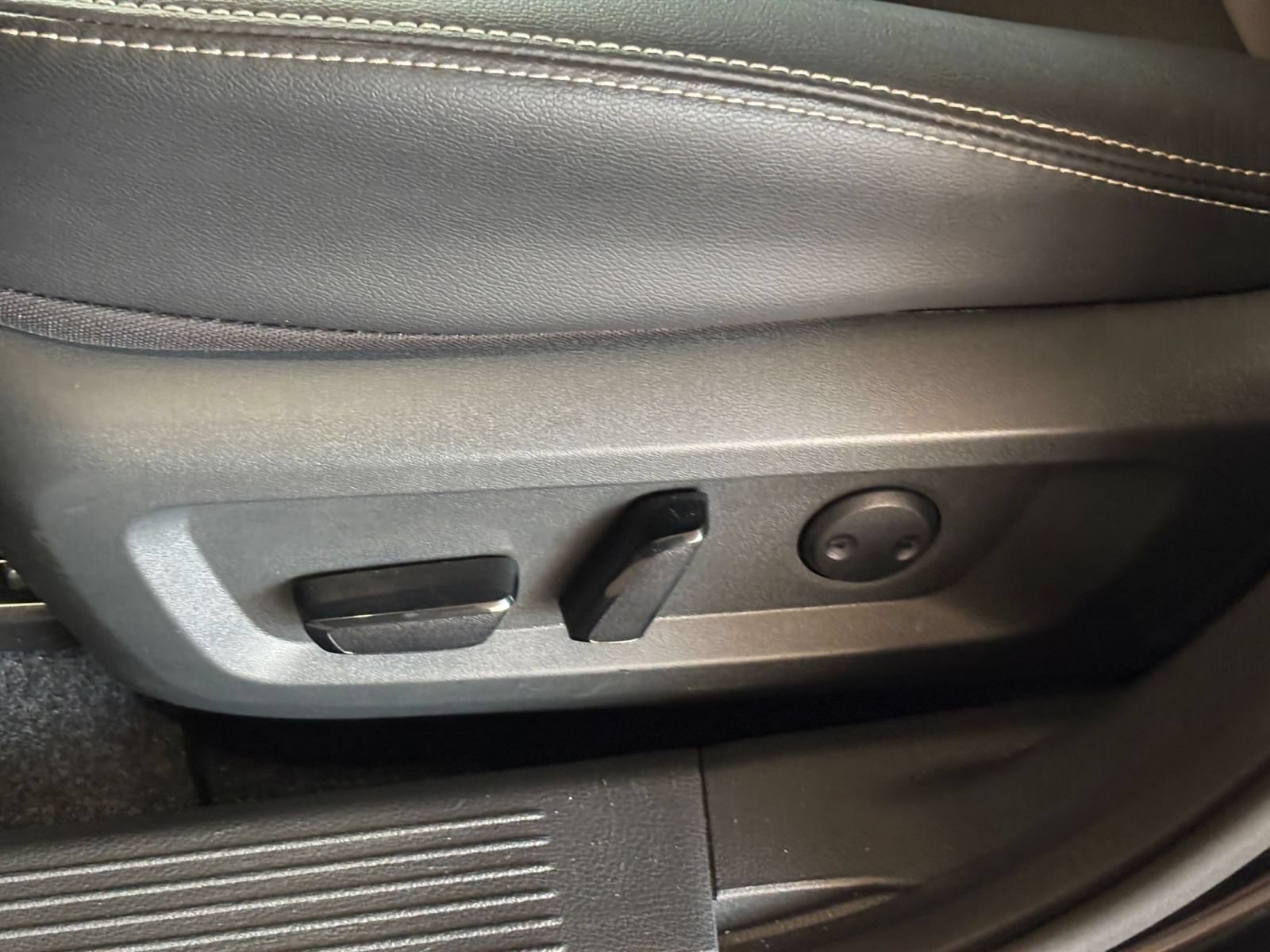 Used 2026 Nissan Rogue SL FWD image 21