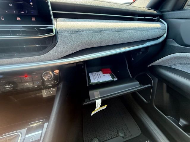 Used 2024 Jeep Compass Latitude w/ Convenience Group image 29