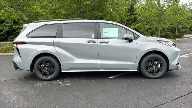 New 2026 Toyota Sienna XLE Woodland Edition AWD/4WD image 32