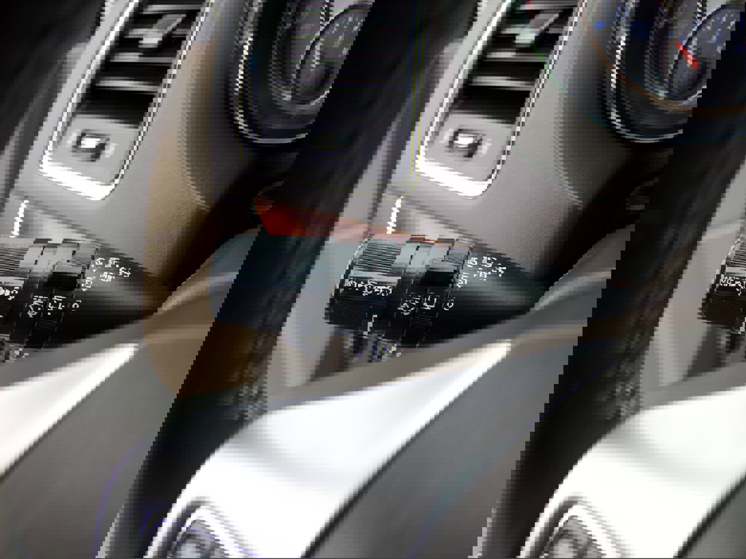 Used 2015 Chrysler Town & Country Touring image 19