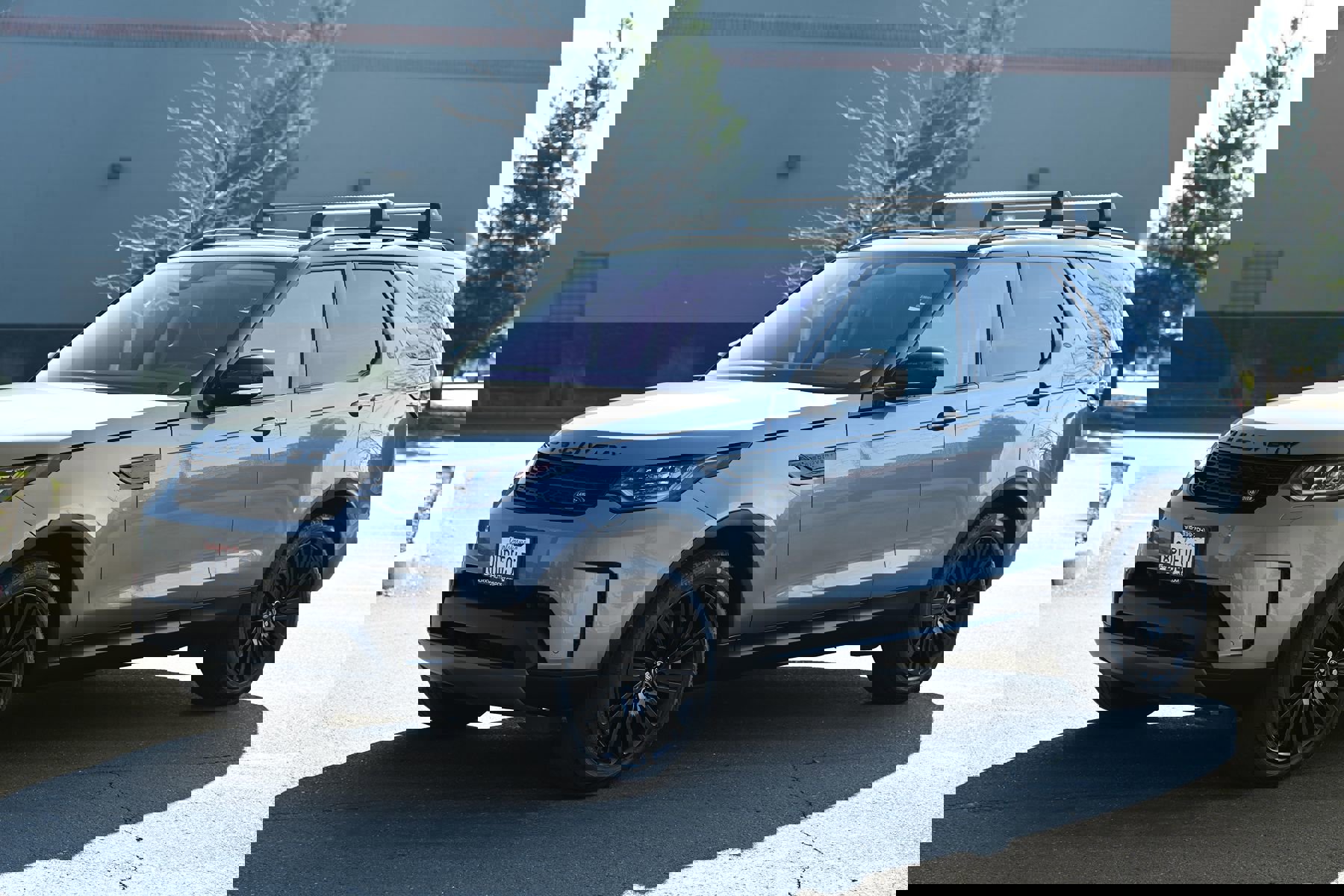 Used 2020 Land Rover Discovery HSE AWD/4WD image 3