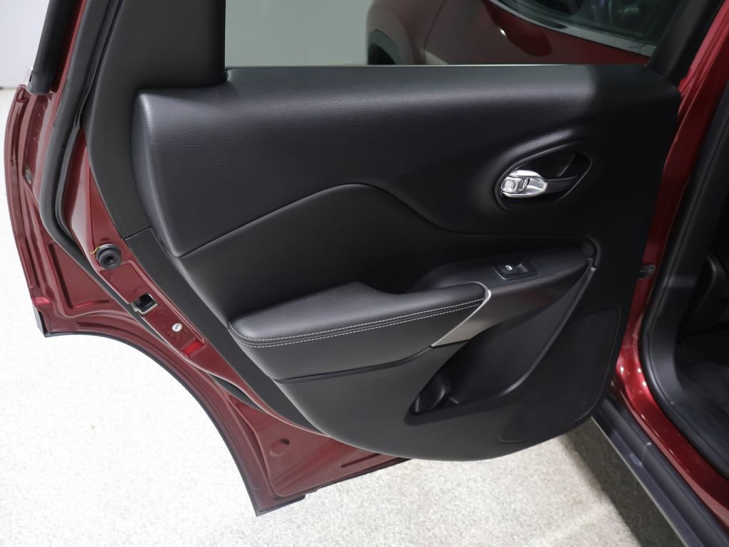 Certified 2019 Jeep Cherokee Limited AWD/4WD image 18