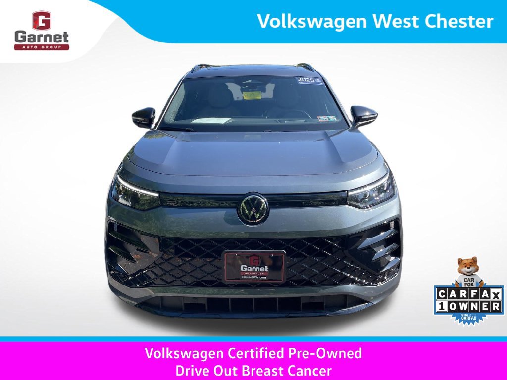 Certified 2025 Volkswagen Tiguan SE R-Line AWD/4WD image 9