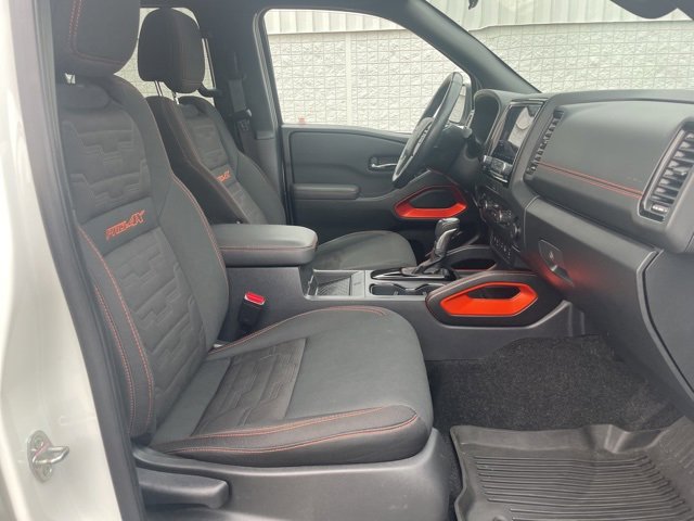 Used 2022 Nissan Frontier PRO-4X image 16