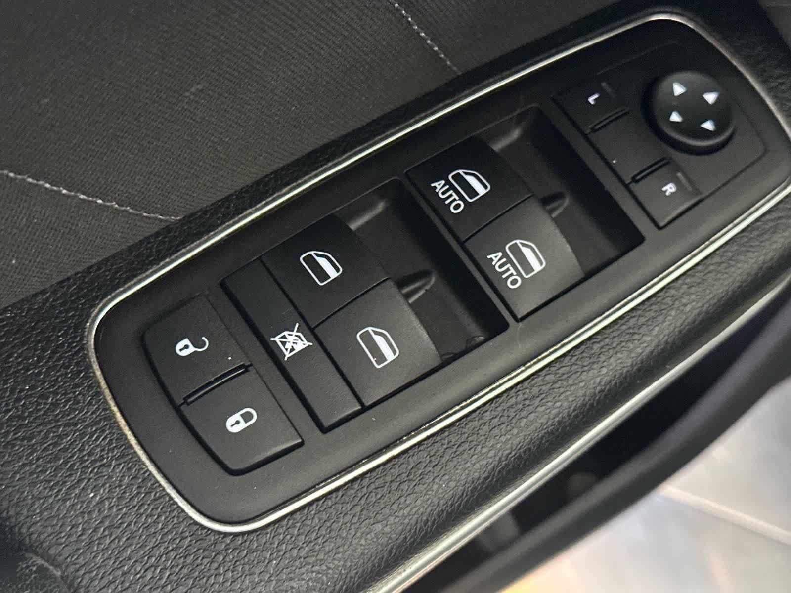Used 2022 Dodge Charger SXT RWD image 14