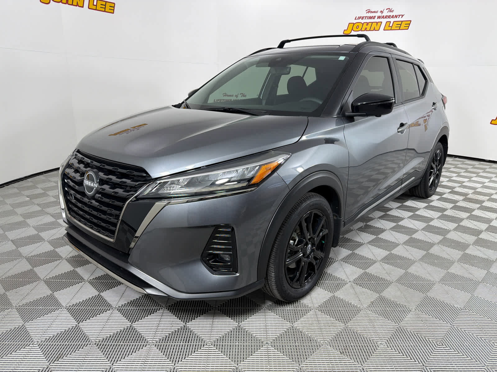 Used 2022 Nissan Kicks SR w/ Interior Electronics Package image 1