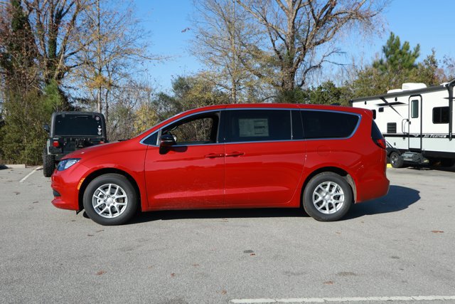 New 2026 Chrysler Voyager LX image 9