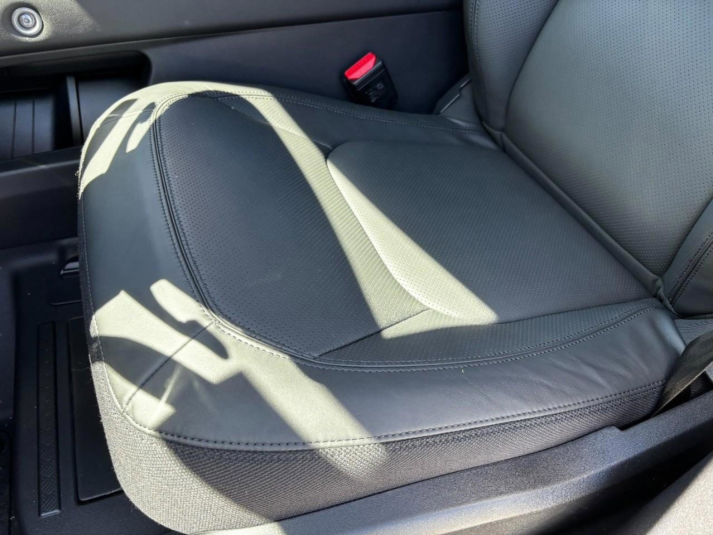 New 2025 Land Rover Defender 110 V8 image 40