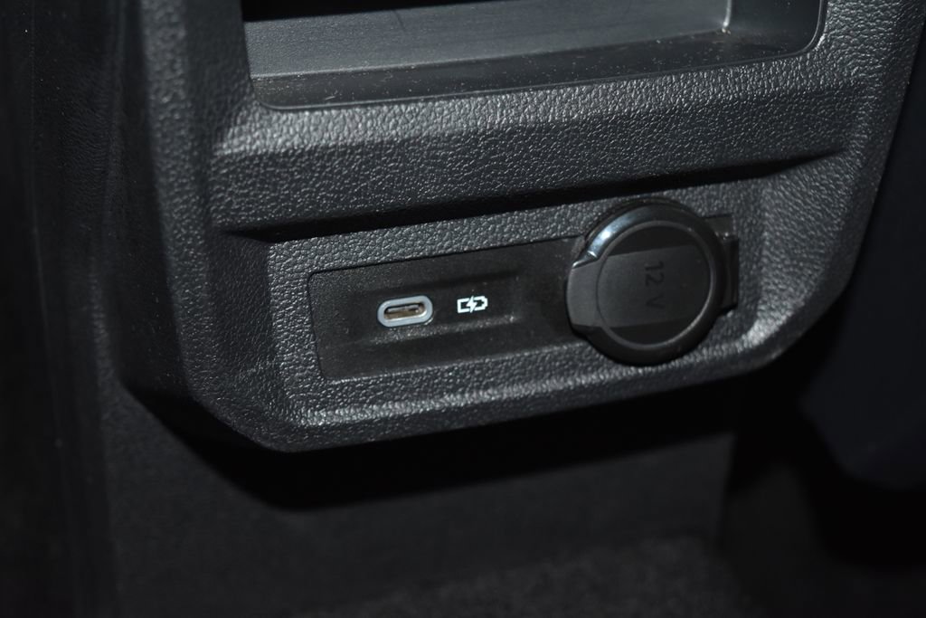 Used 2024 Volkswagen Tiguan SE image 23