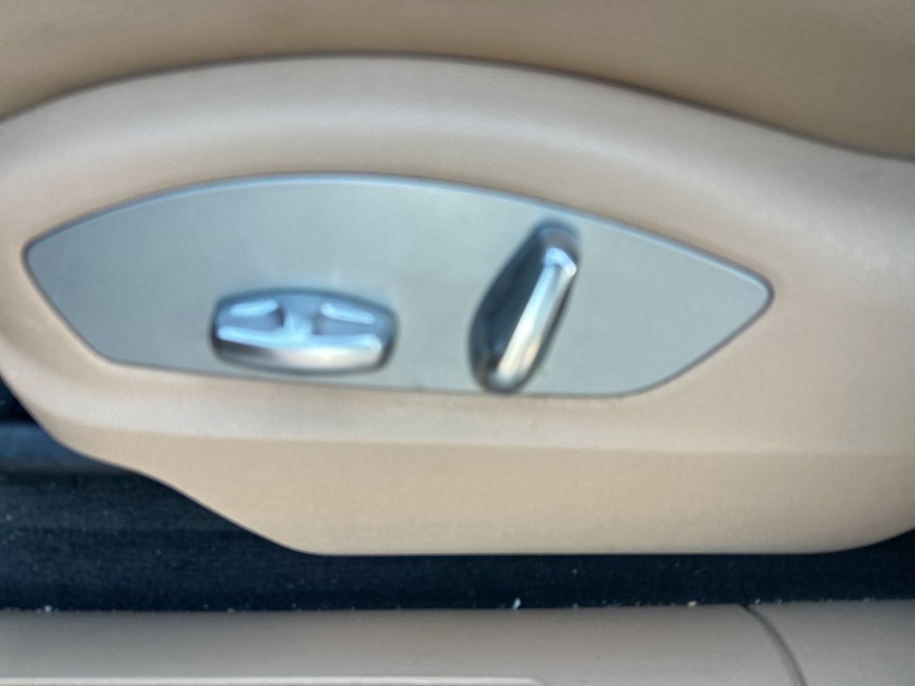 Used 2021 Porsche Macan image 23