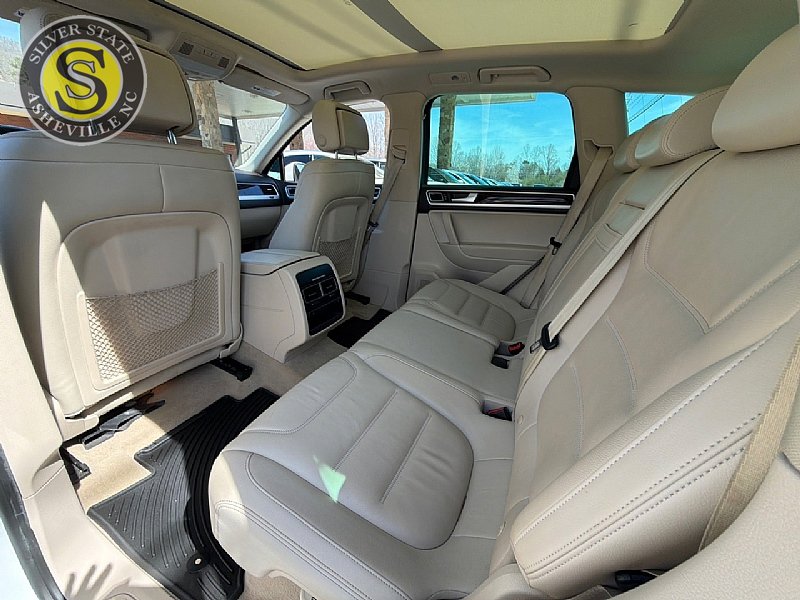 Used 2013 Volkswagen Touareg Executive image 13