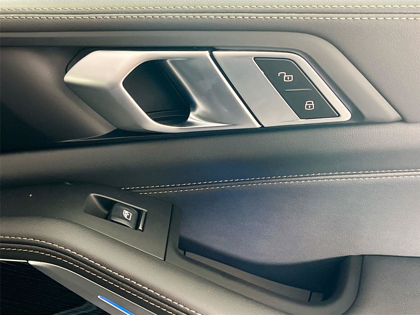 New 2026 BMW X5 xDrive50e AWD/4WD image 31