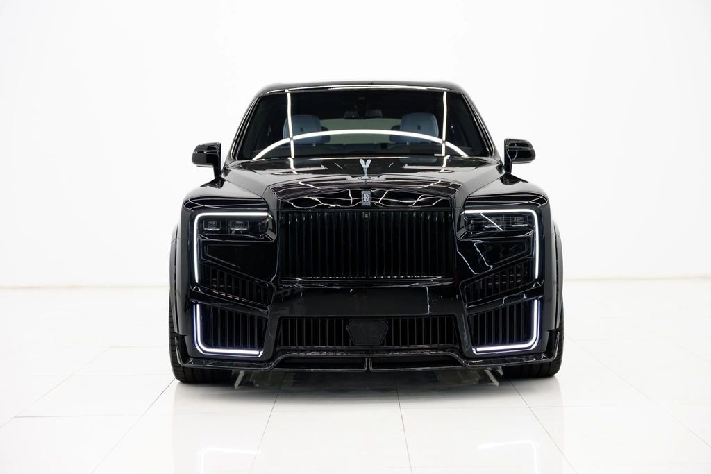 Used 2025 Rolls-Royce Cullinan AWD/4WD image 2