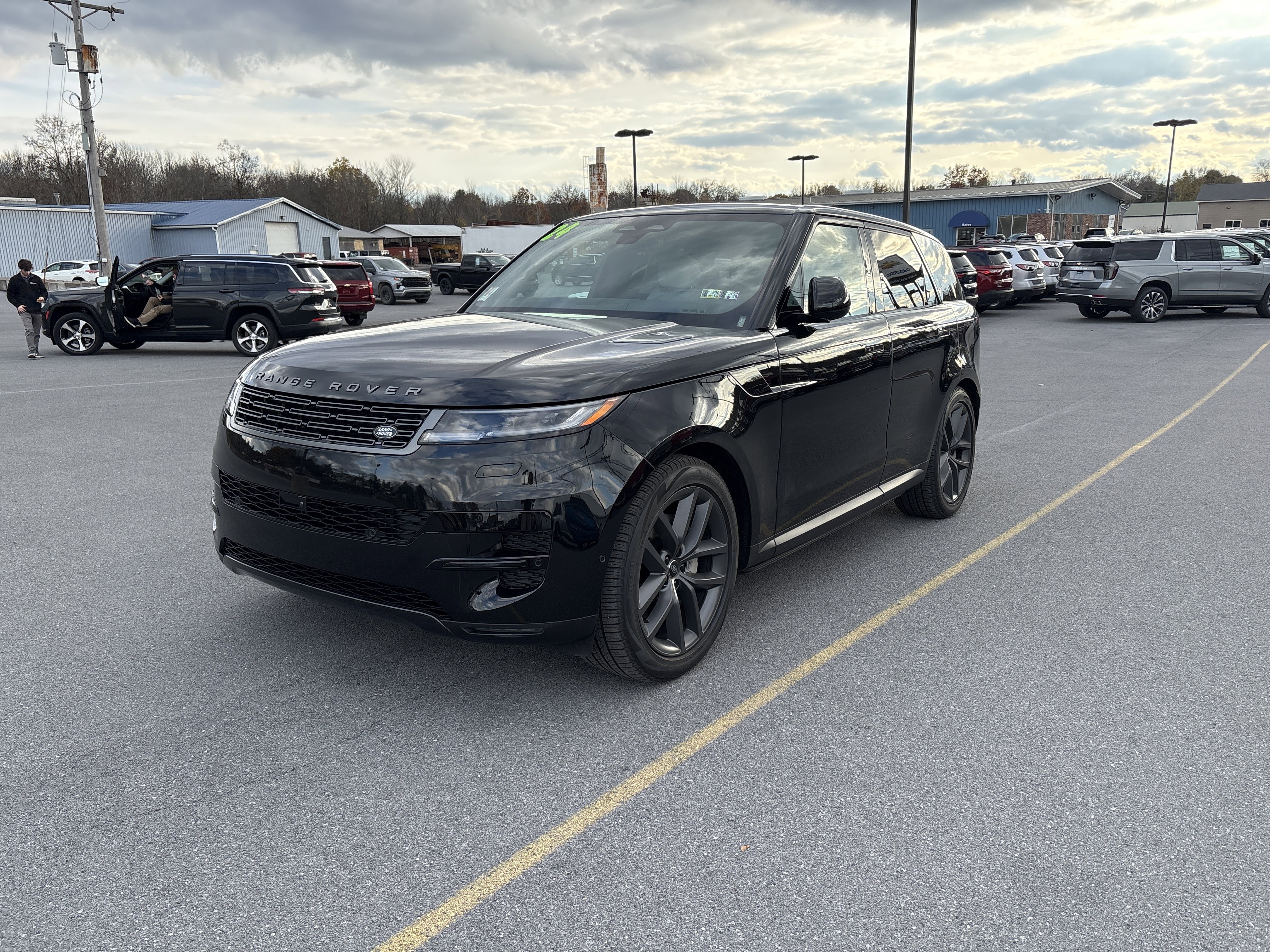 Used 2024 Land Rover Range Rover Sport SE image 8