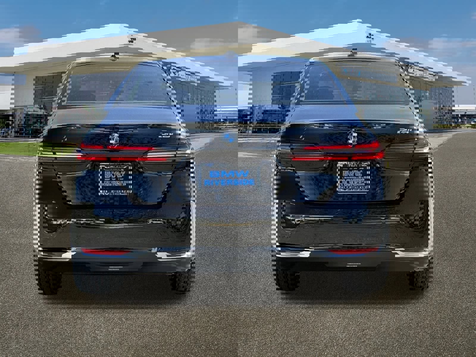 New 2026 BMW 530i w/ Convenience Package image 7