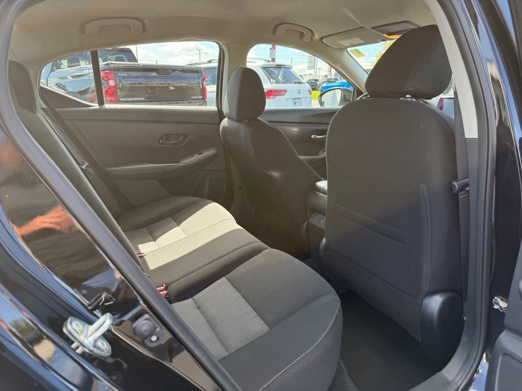 Used 2025 Nissan Sentra SV FWD image 7