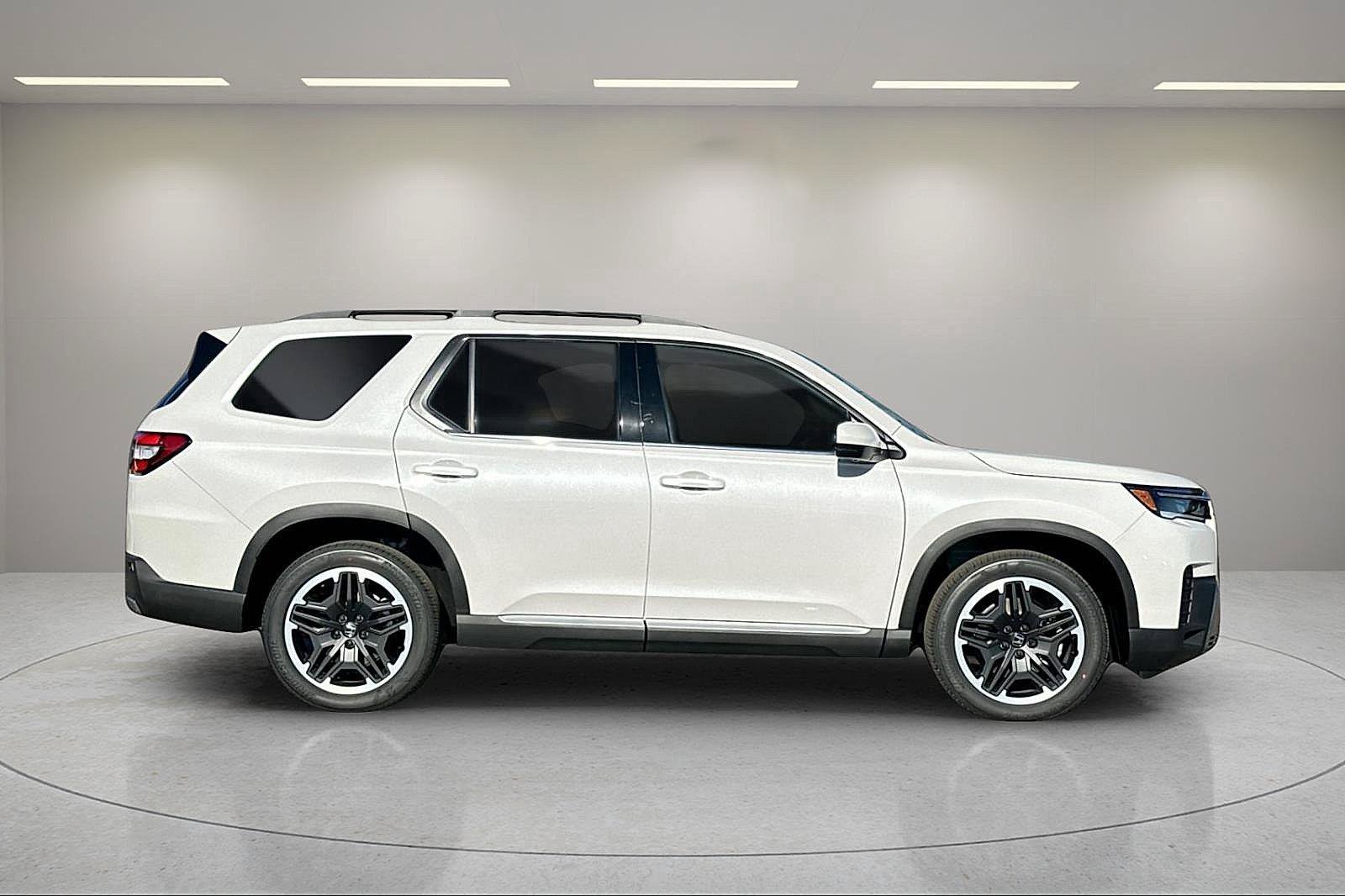 New 2026 Honda Pilot Touring image 6