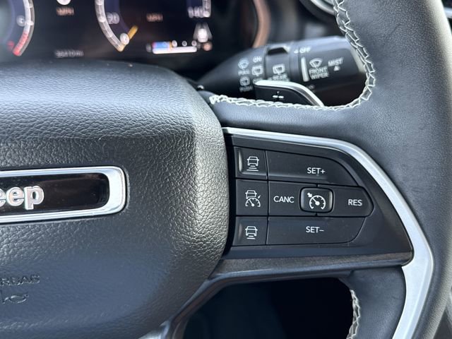 Used 2023 Jeep Grand Cherokee Altitude image 15