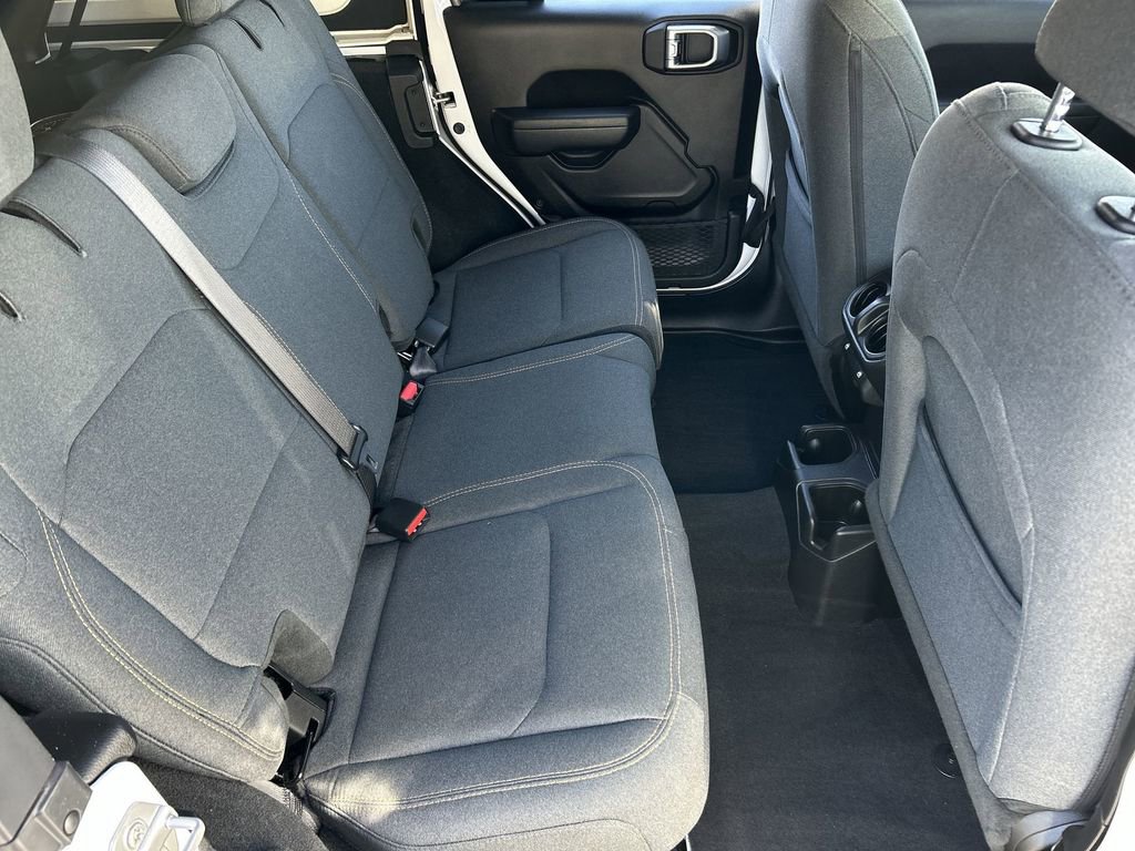 Used 2025 Jeep Wrangler Willys image 23