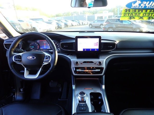 Certified 2022 Ford Explorer XLT w/ Equipment Group 202A image 22