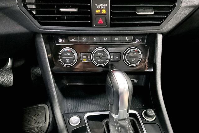 Used 2019 Volkswagen Jetta R-Line image 16