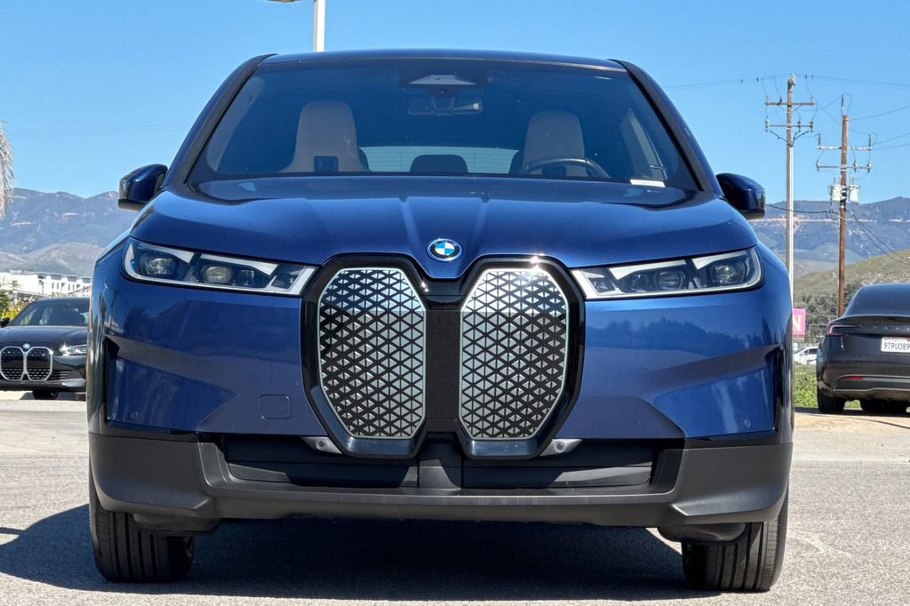 Used 2023 BMW iX xDrive50 image 8