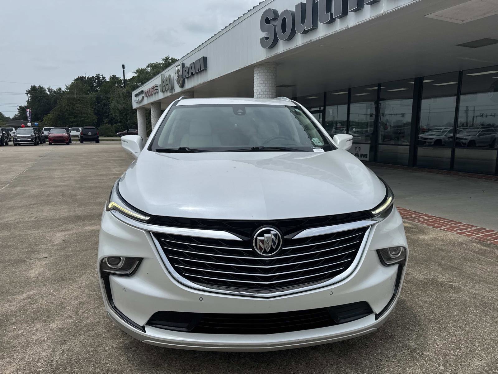 Used 2022 Buick Enclave Premium w/ Surround and Sites Package FWD image 2