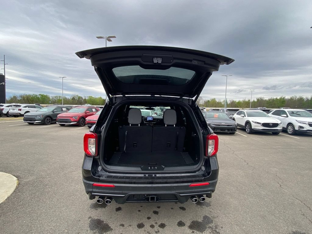 Used 2022 Ford Explorer ST w/ ST High-Performance Pack AWD/4WD image 9
