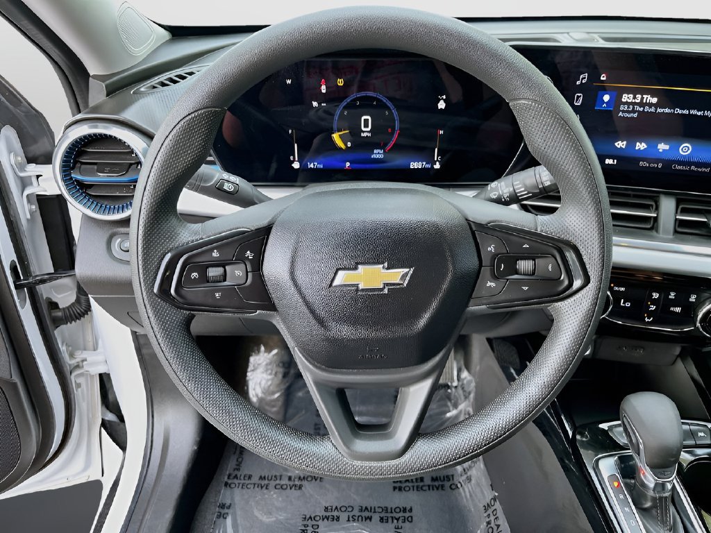 Used 2026 Chevrolet Trax LT FWD image 11