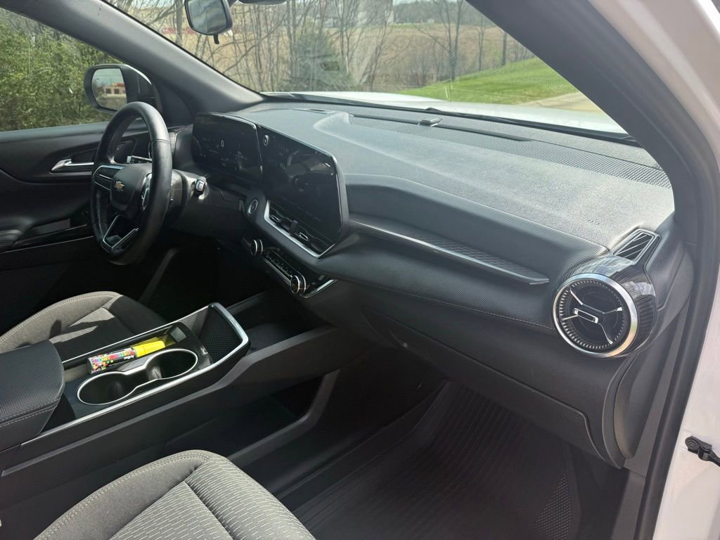 Used 2025 Chevrolet Equinox LT image 24