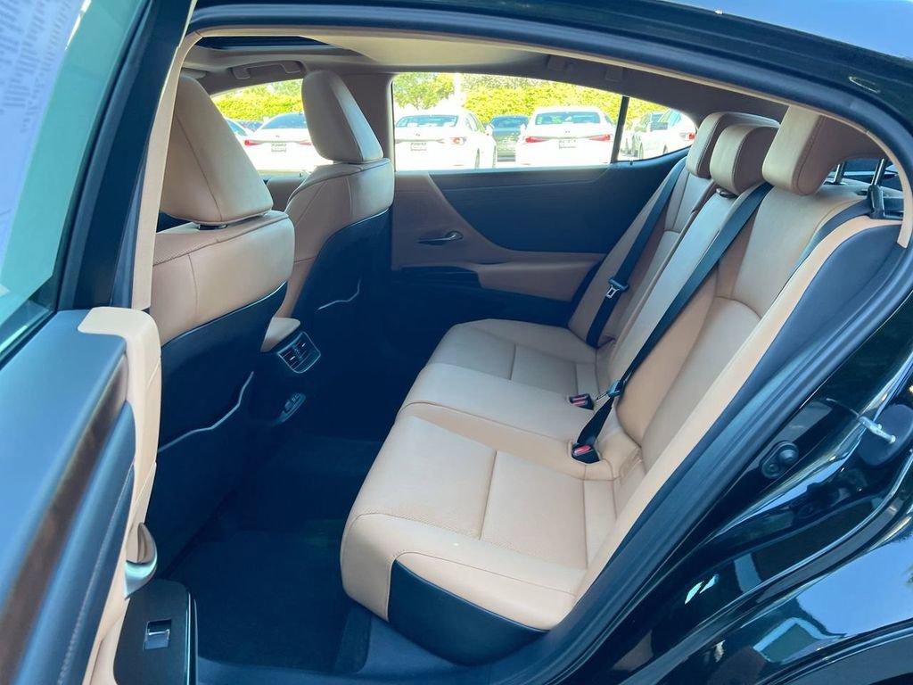 Certified 2024 Lexus ES 350 w/ Premium Package image 19