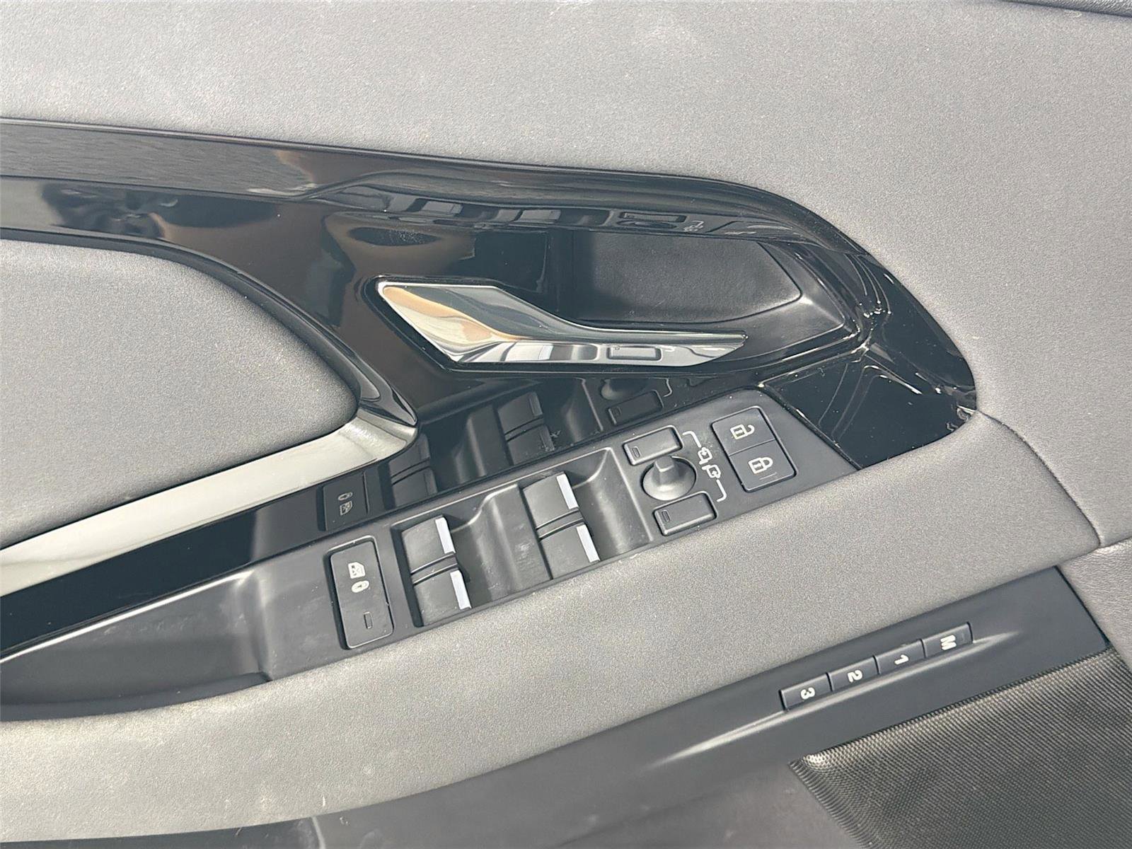 Certified 2025 Land Rover Range Rover Evoque S AWD/4WD image 17