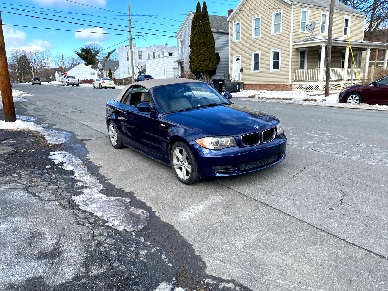 Used 2010 BMW 128i Convertible w/ Premium Pkg image 3