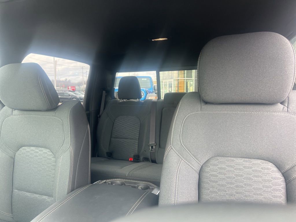 New 2026 RAM 1500 4x4 Crew Cab image 4