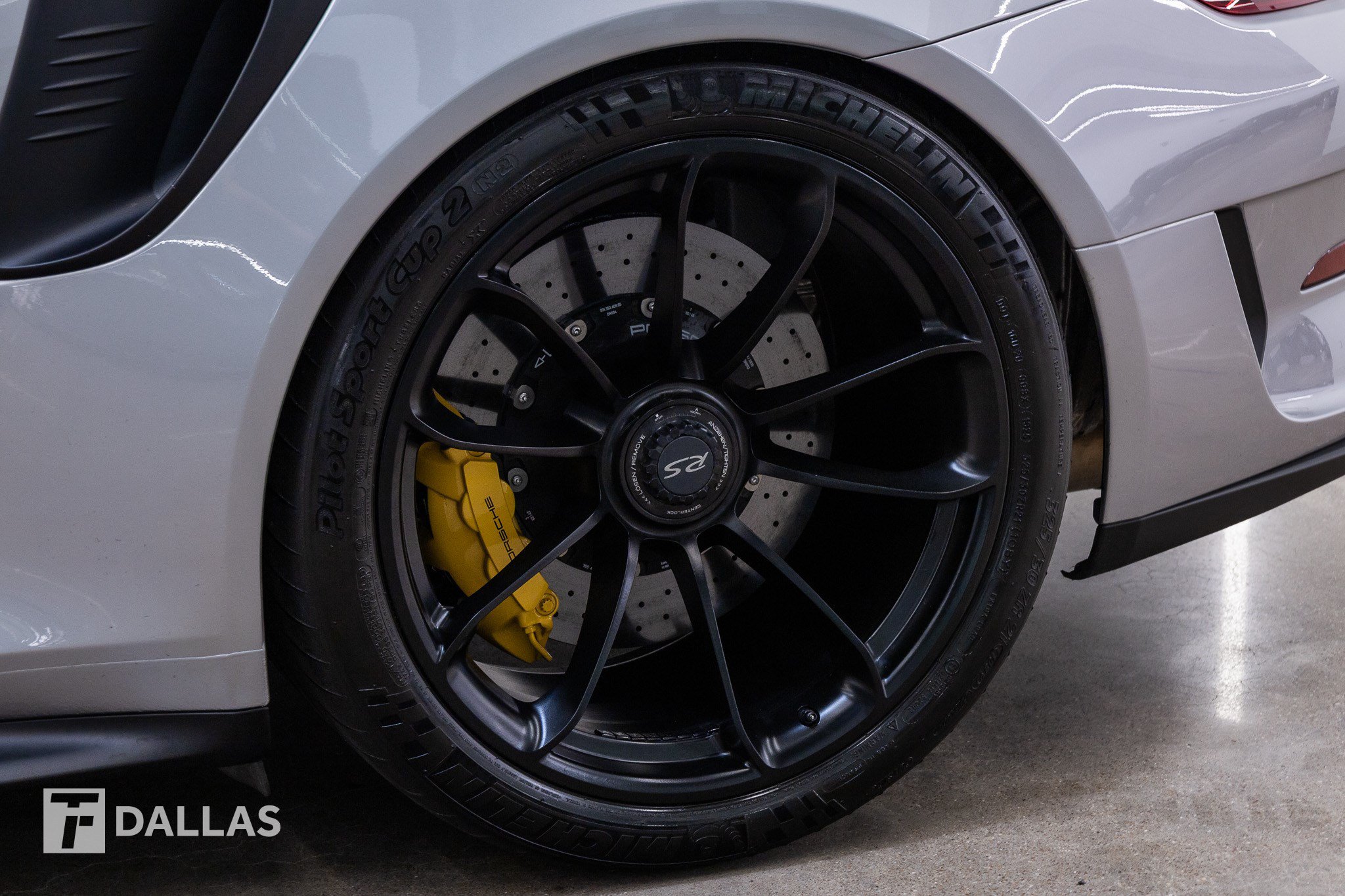 Used 2019 Porsche 911 GT3 RS RWD image 8