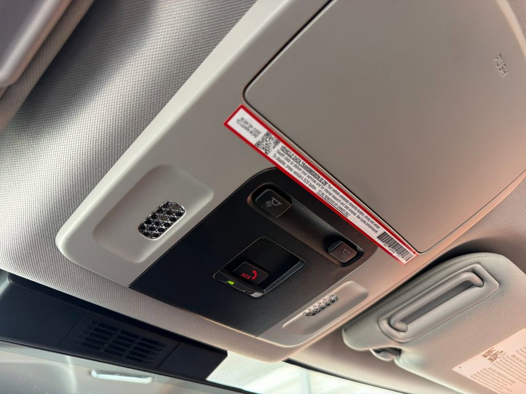 Used 2025 Toyota Camry LE w/ Convenience Package image 28