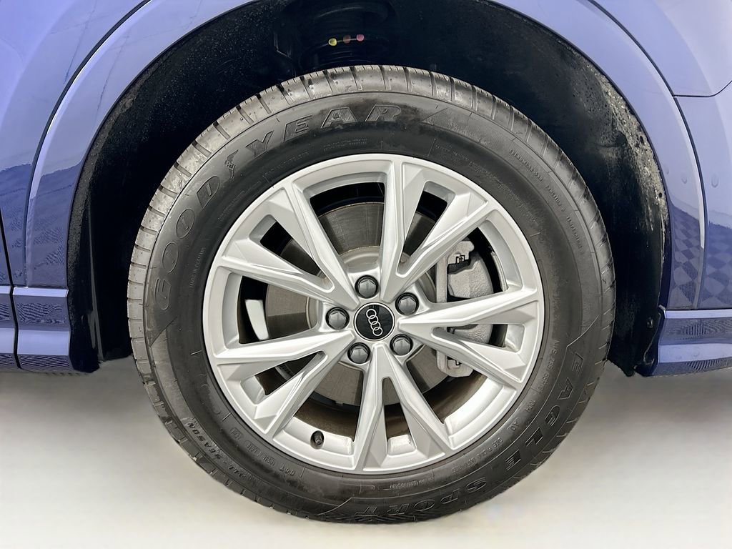 Certified 2025 Audi Q3 2.0T Premium w/ Convenience Package image 30