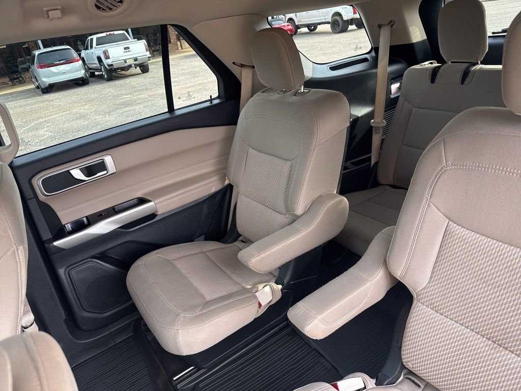 Used 2023 Ford Explorer XLT image 13