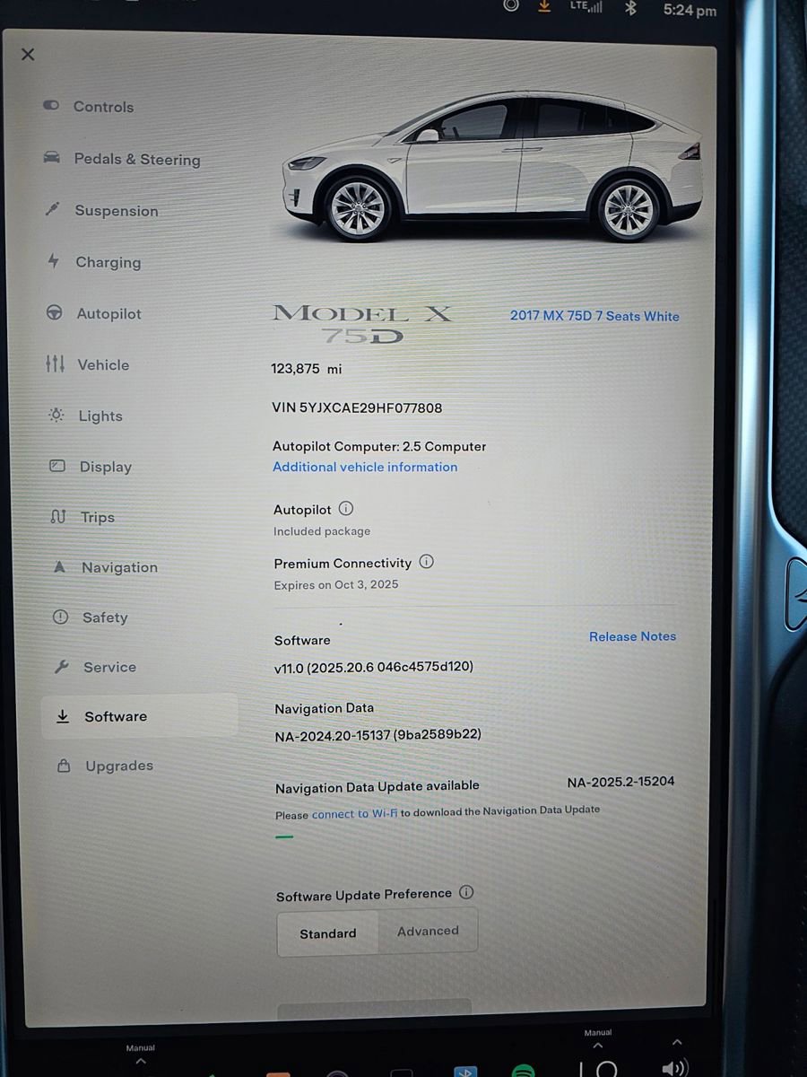 Used 2017 Tesla Model X 75D image 10