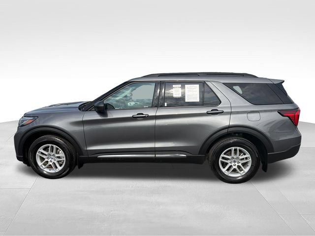 Used 2025 Ford Explorer Active AWD/4WD image 2