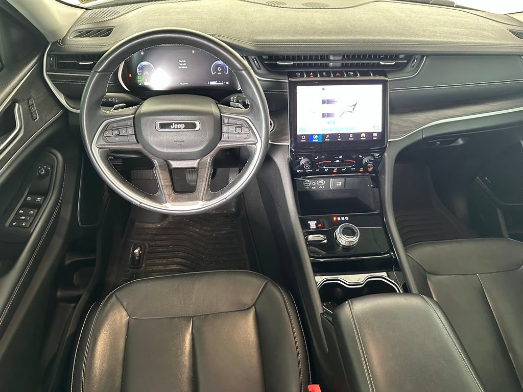 Used 2022 Jeep Grand Cherokee Limited w/ MOPAR Finishing Package AWD/4WD image 17