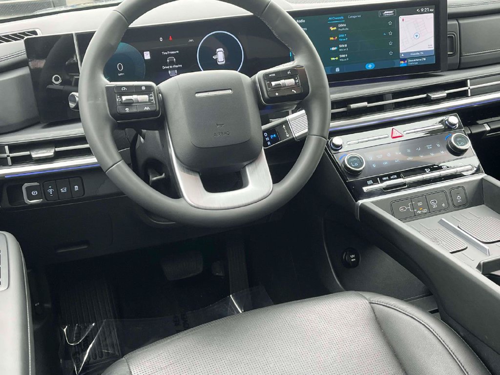 Used 2024 Hyundai Santa Fe Limited FWD image 2