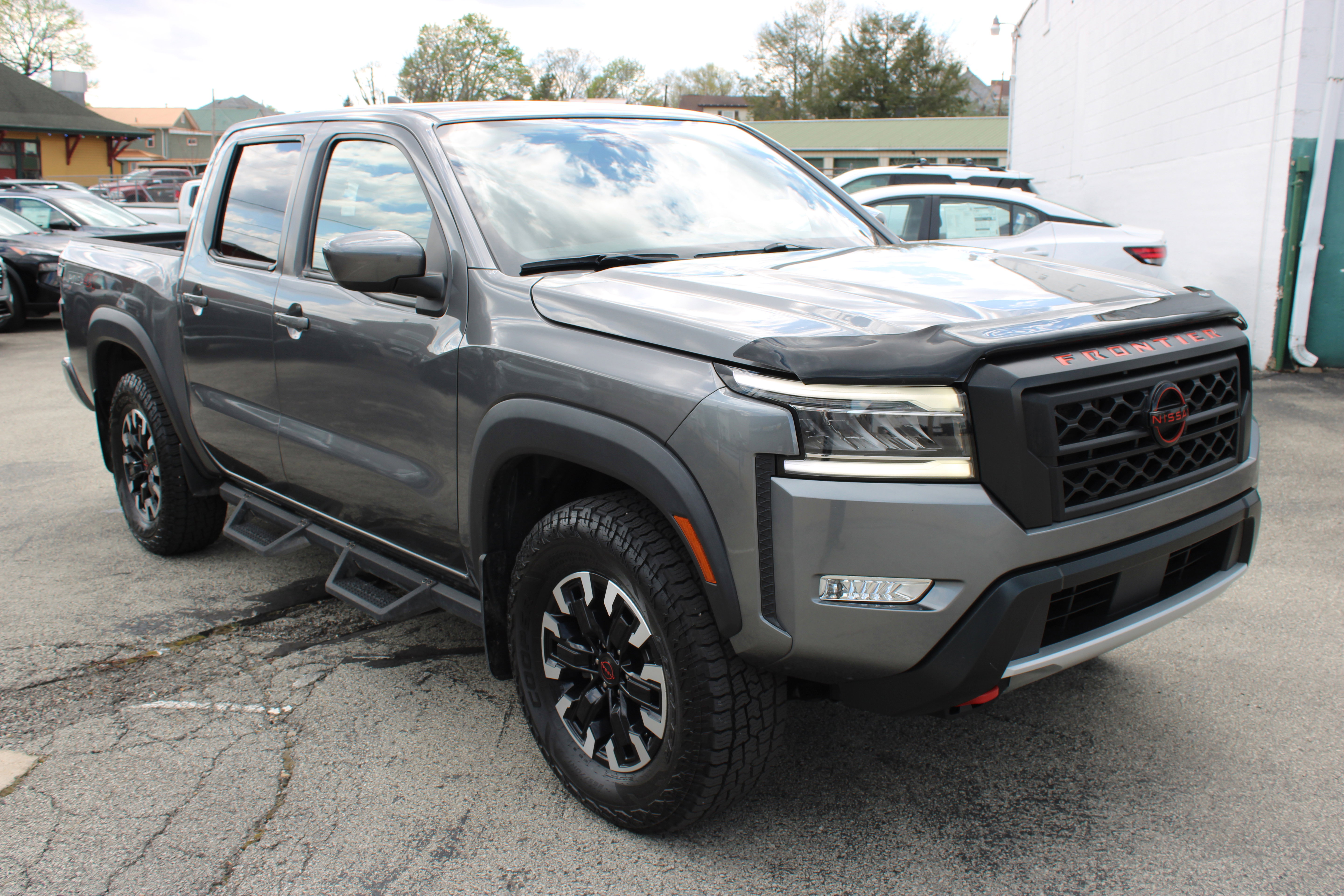 Certified 2022 Nissan Frontier PRO-4X w/ Off-Road Protection Package image 9