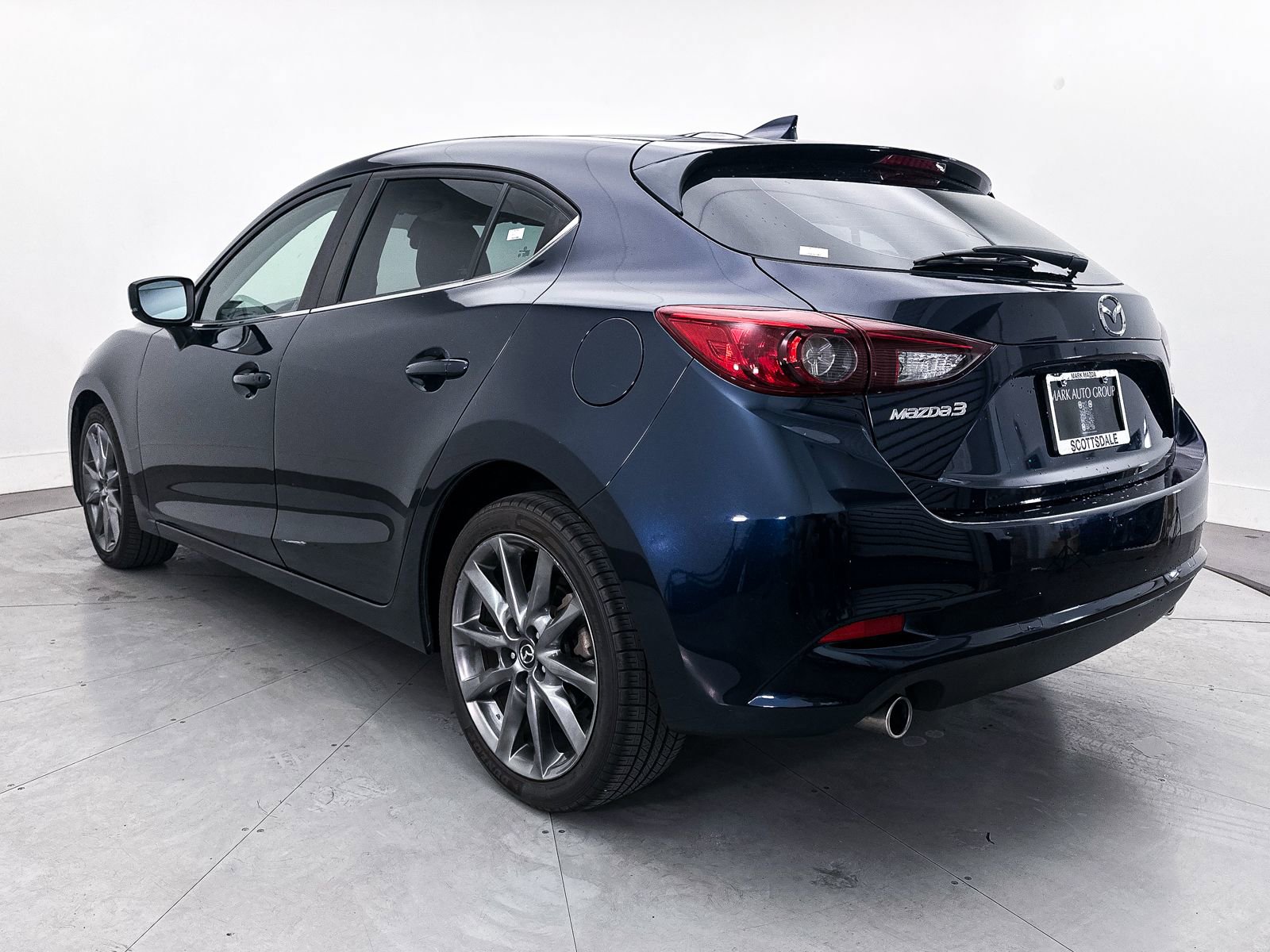 Used 2018 MAZDA MAZDA3 Touring FWD image 13