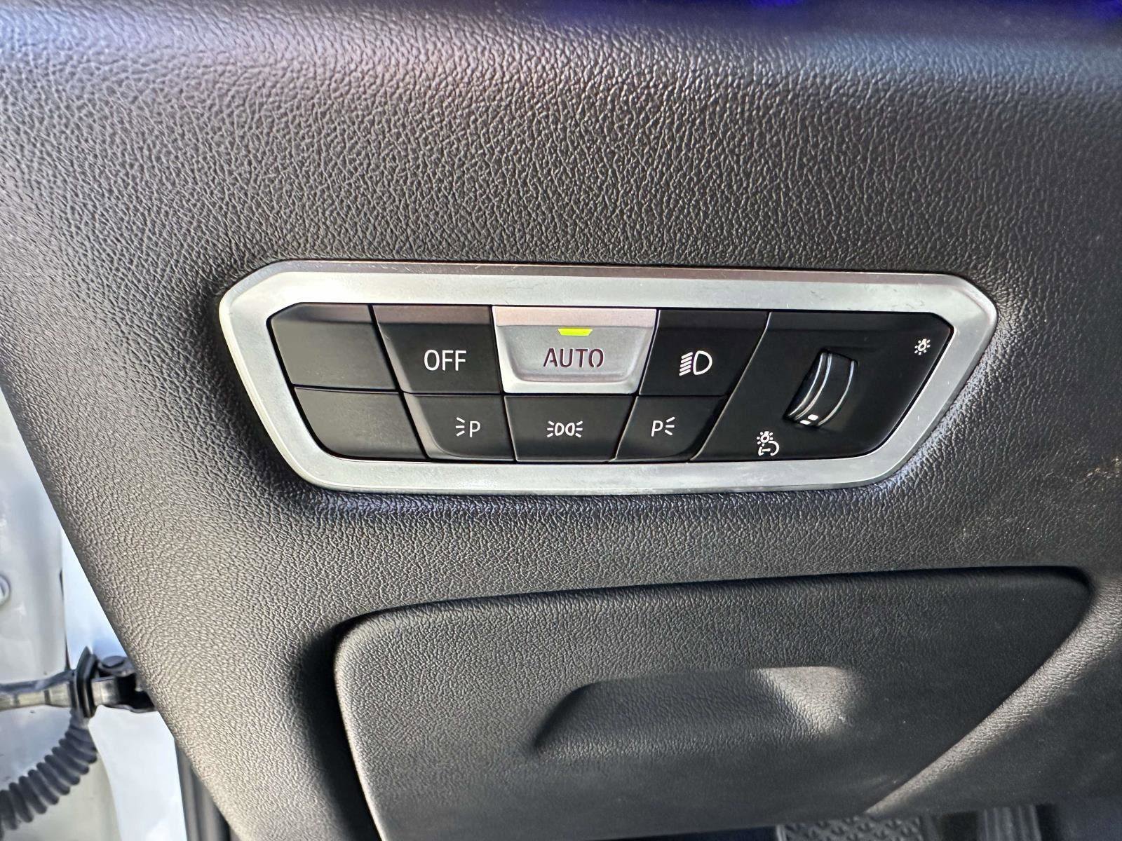 Used 2022 BMW X5 xDrive40i w/ Premium Package AWD/4WD image 23