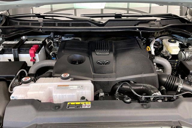 Used 2026 Toyota Tundra SR5 AWD/4WD image 9