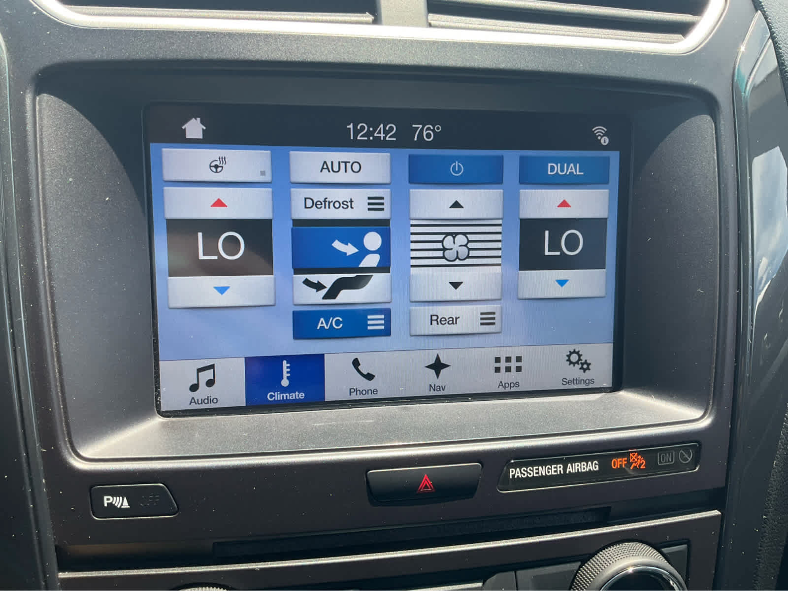 Used 2017 Ford Explorer XLT w/ Equipment Group 202A AWD/4WD image 7