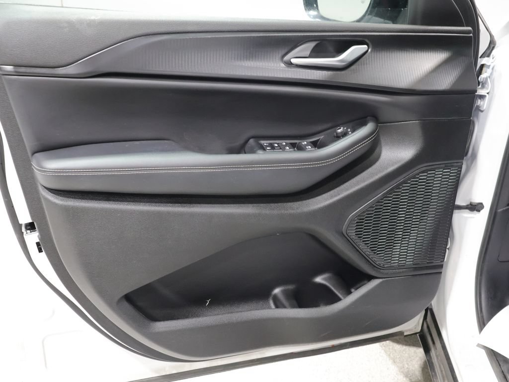 Certified 2023 Jeep Grand Cherokee Altitude AWD/4WD image 13