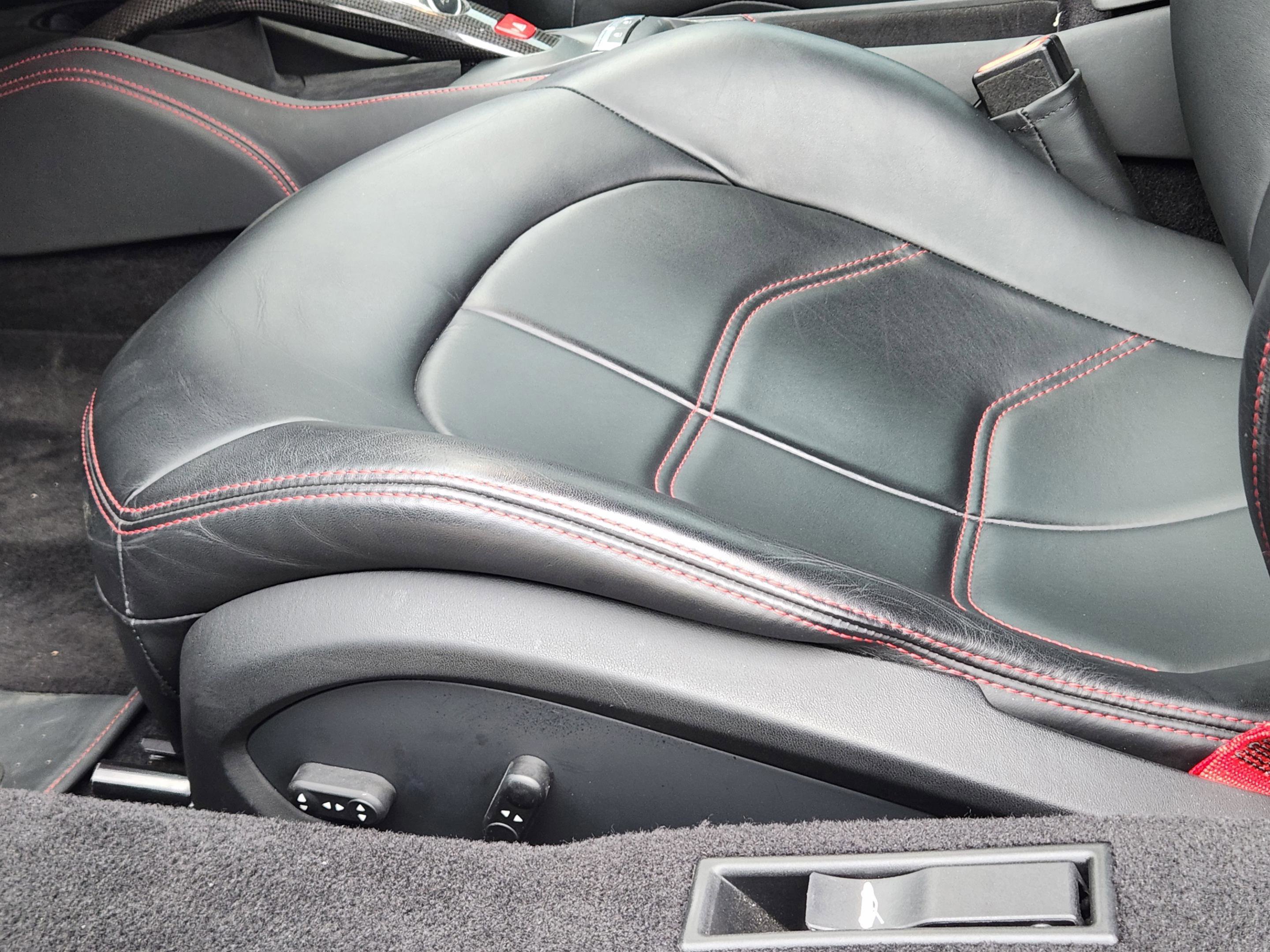 Used 2017 Ferrari 488 Spider image 29