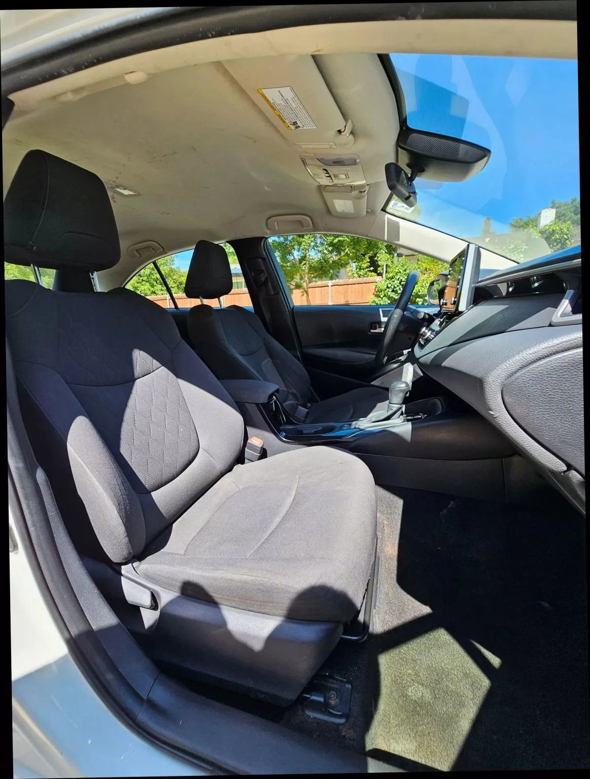 Used 2021 Toyota Corolla LE image 32